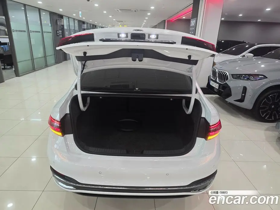 Volkswagen Jetta 2023 1.5 автомат (гидро), фото 16