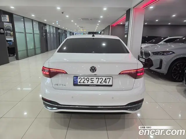 Volkswagen Jetta 2023 1.5 автомат (гидро), миниатюра 4