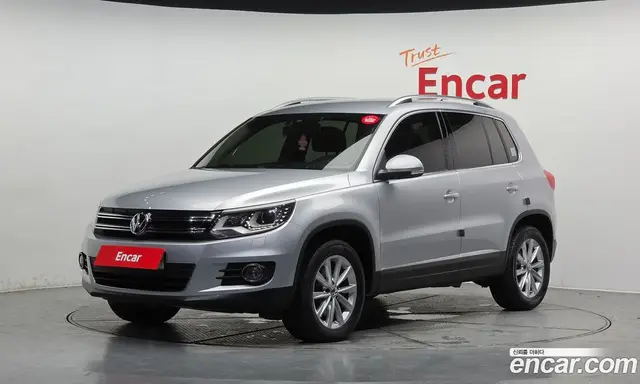 Volkswagen Tiguan 2014 2.0 автомат (гидро), миниатюра 1