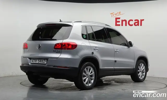 Volkswagen Tiguan 2014 2.0 автомат (гидро), миниатюра 2