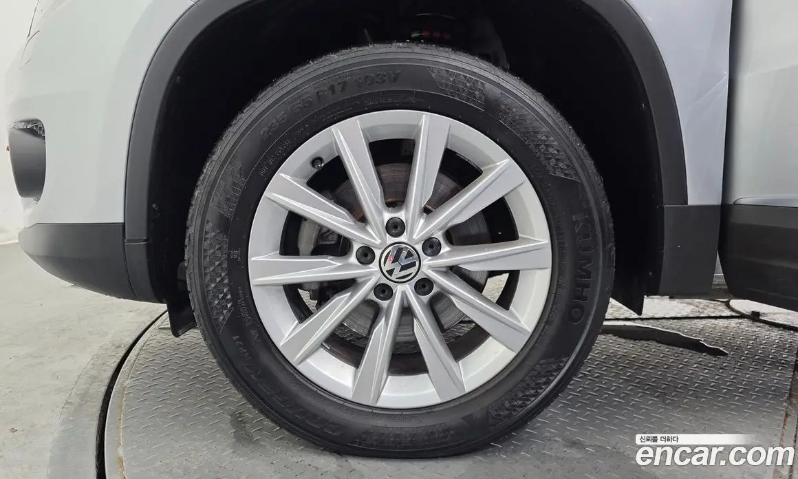 Volkswagen Tiguan 2014 2.0 автомат (гидро), фото 5