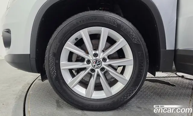 Volkswagen Tiguan 2014 2.0 автомат (гидро), миниатюра 5