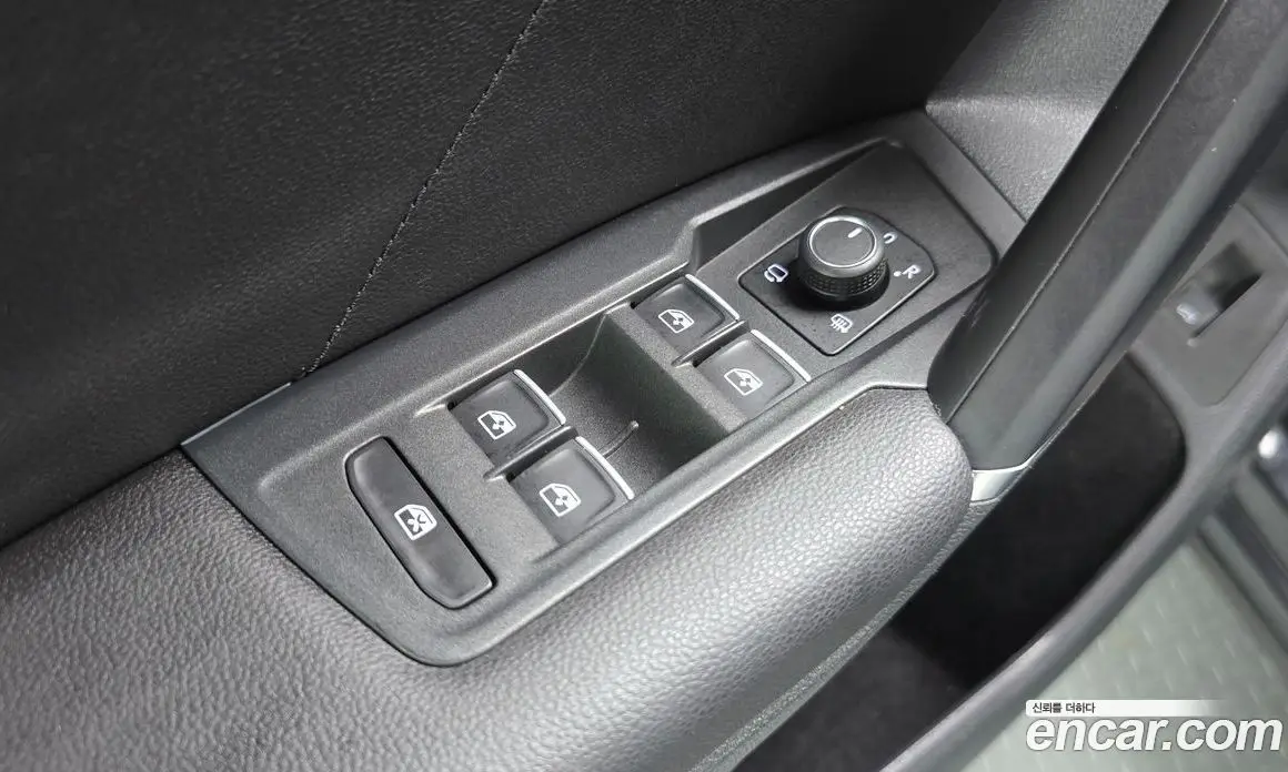 Volkswagen Tiguan 2018 2.0 автомат (гидро), фото 26