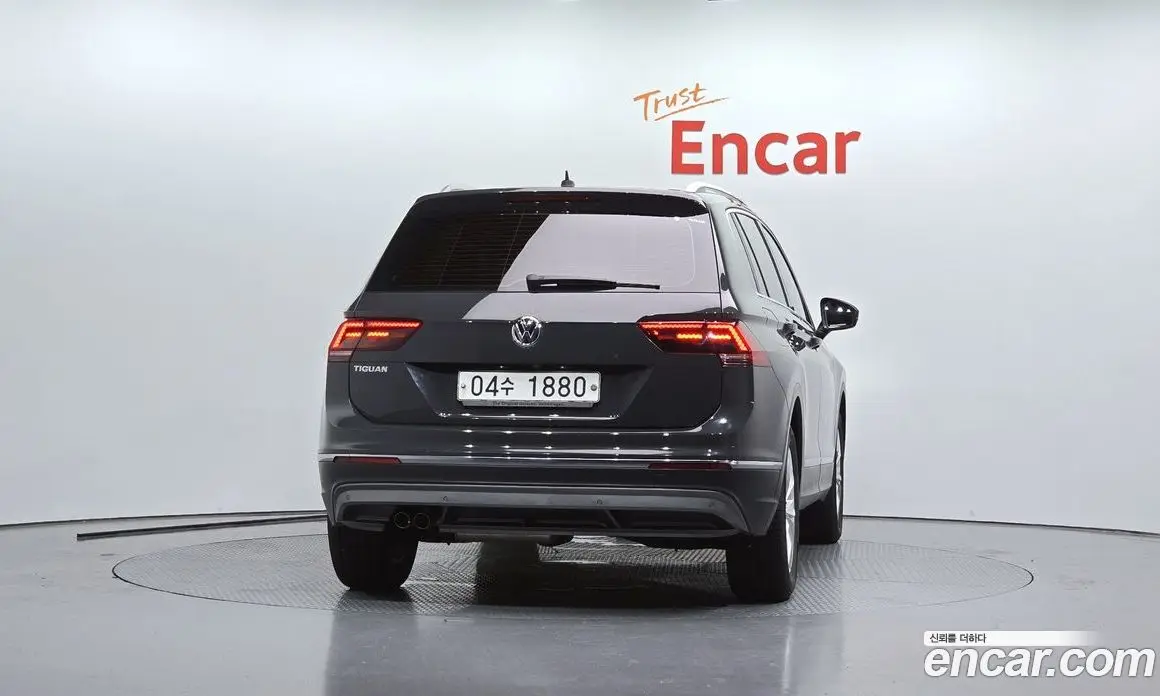 Volkswagen Tiguan 2018 2.0 автомат (гидро), фото 4