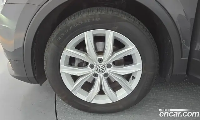 Volkswagen Tiguan 2018 2.0 автомат (гидро), миниатюра 5