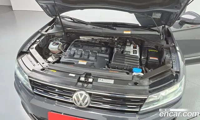 Volkswagen Tiguan 2018 2.0 автомат (гидро), миниатюра 6