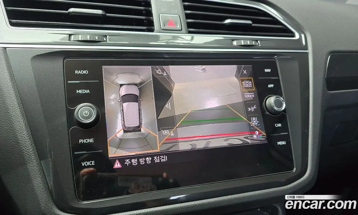 Volkswagen Tiguan 2018 2.0 автомат (гидро), фото 15