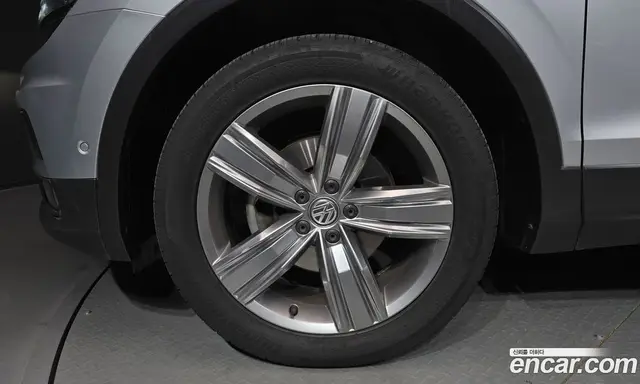 Volkswagen Tiguan 2018 2.0 автомат (гидро), миниатюра 5