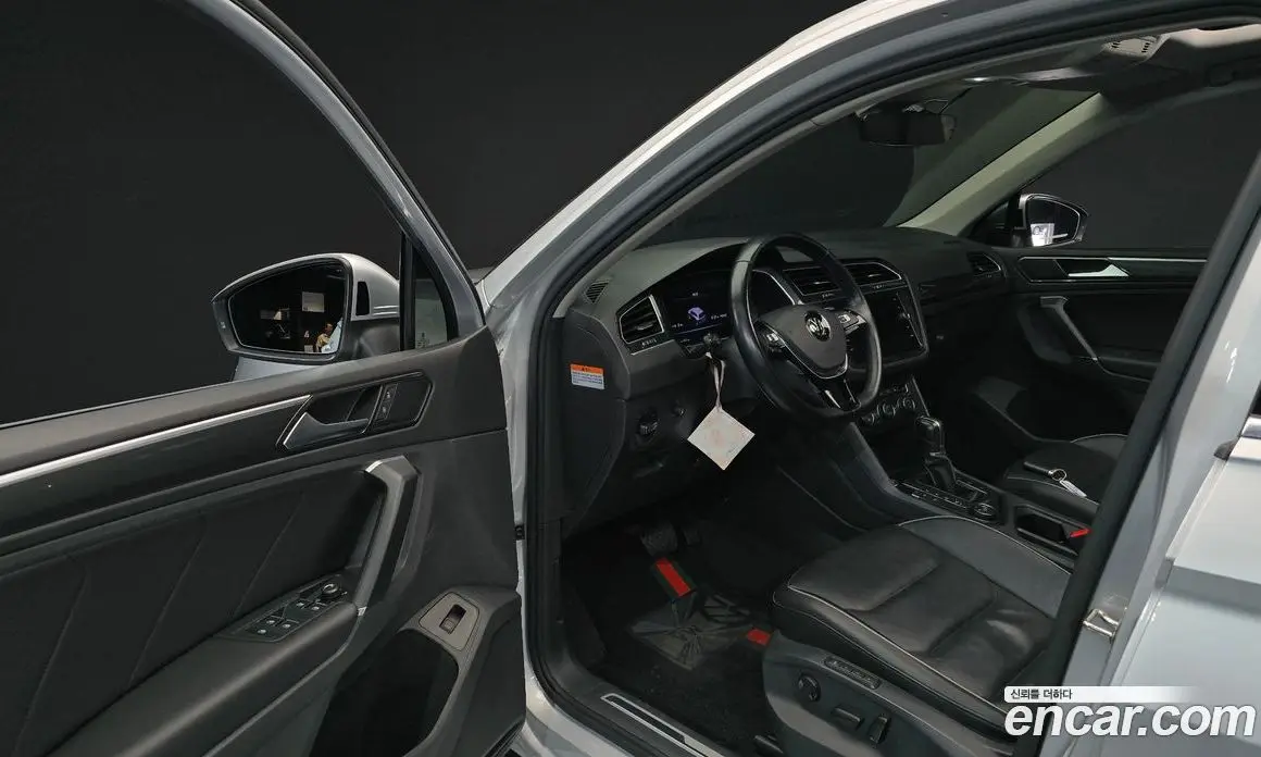 Volkswagen Tiguan 2018 2.0 автомат (гидро), фото 10