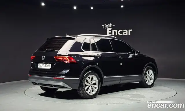 Volkswagen Tiguan 2020 2.0 автомат (гидро), миниатюра 2