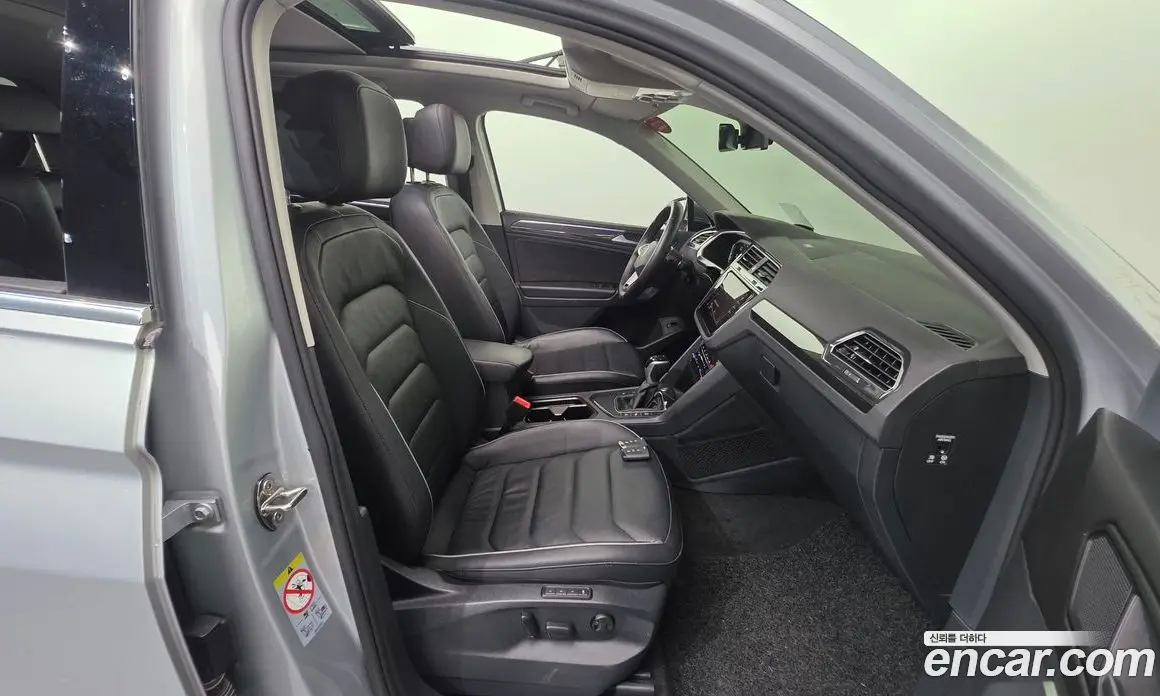 Volkswagen Tiguan 2022 2.0 автомат (гидро), фото 16