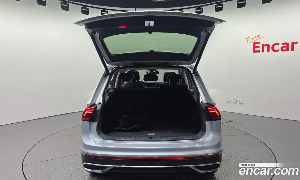 Volkswagen Tiguan 2022 2.0 автомат (гидро), фото 24