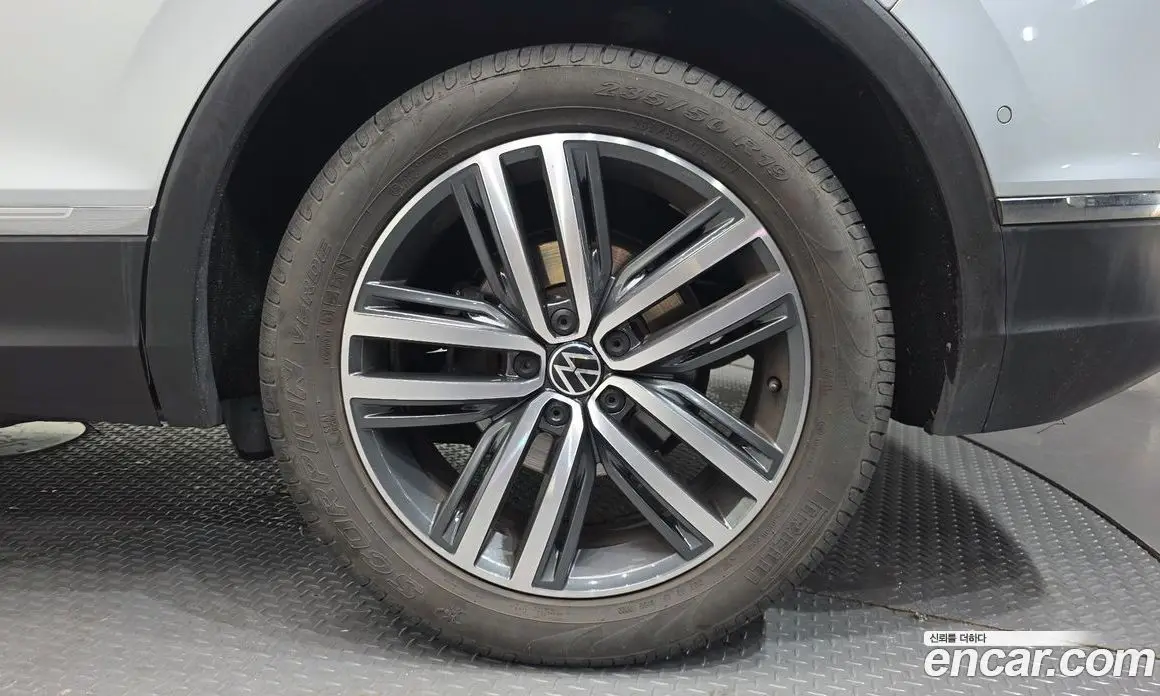Volkswagen Tiguan 2022 2.0 автомат (гидро), фото 7