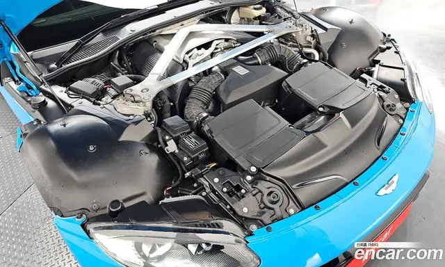 Aston Martin Vantage 2019 4.0 автомат (гидро), миниатюра 6