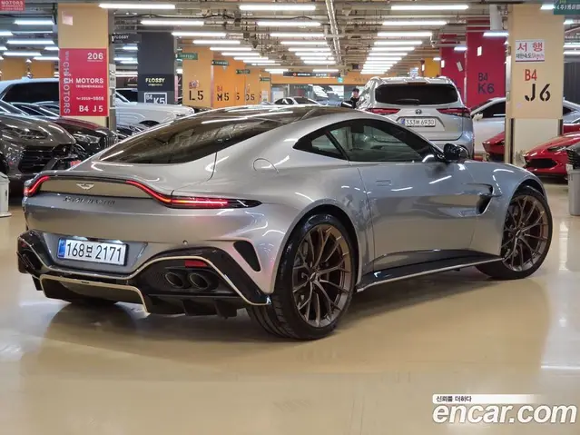 Aston Martin Vantage 2025 4.0 автомат (гидро), миниатюра 3