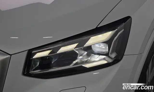 Audi Q2 2023 2.0 автомат (гидро), миниатюра 8