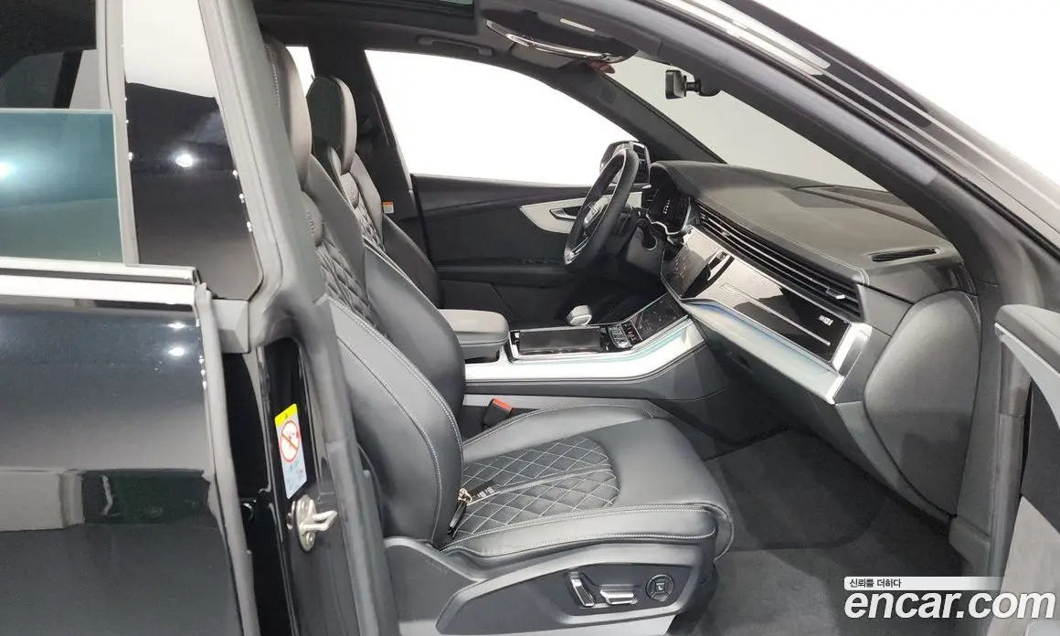 Audi Q8 2022 3.0 автомат (гидро), фото 16