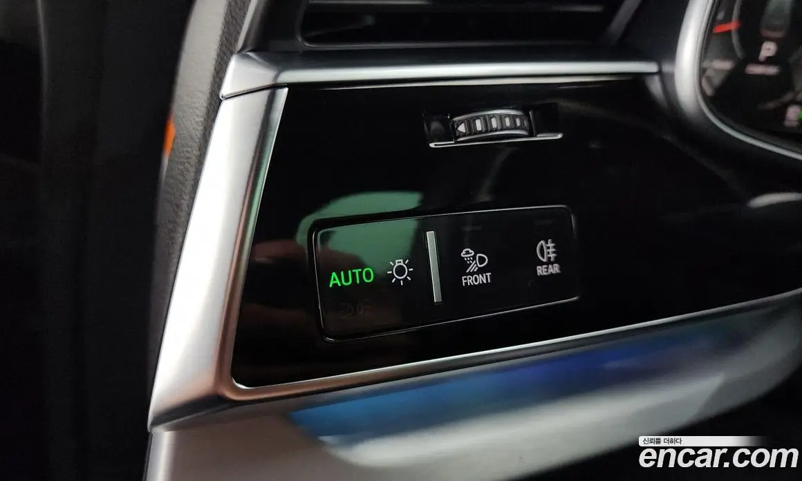 Audi Q8 2022 3.0 автомат (гидро), фото 32