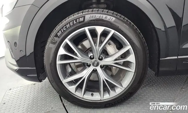 Audi Q8 2022 3.0 автомат (гидро), миниатюра 5