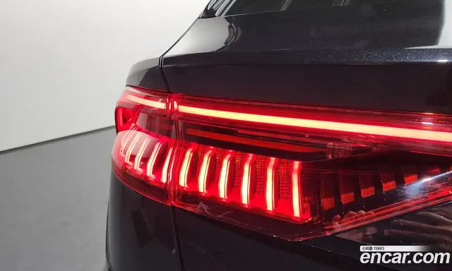 Audi Q8 2022 3.0 автомат (гидро), миниатюра 9