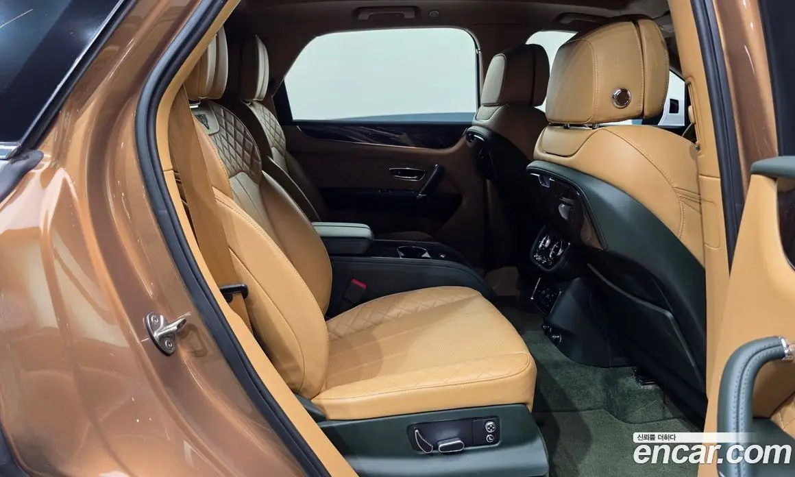 Bentley Bentayga 2018 6.0 автомат (гидро), фото 12