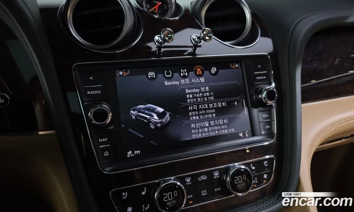 Bentley Bentayga 2018 6.0 автомат (гидро), фото 16