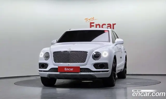 Bentley Bentayga 2018 6.0 автомат (гидро), миниатюра 3