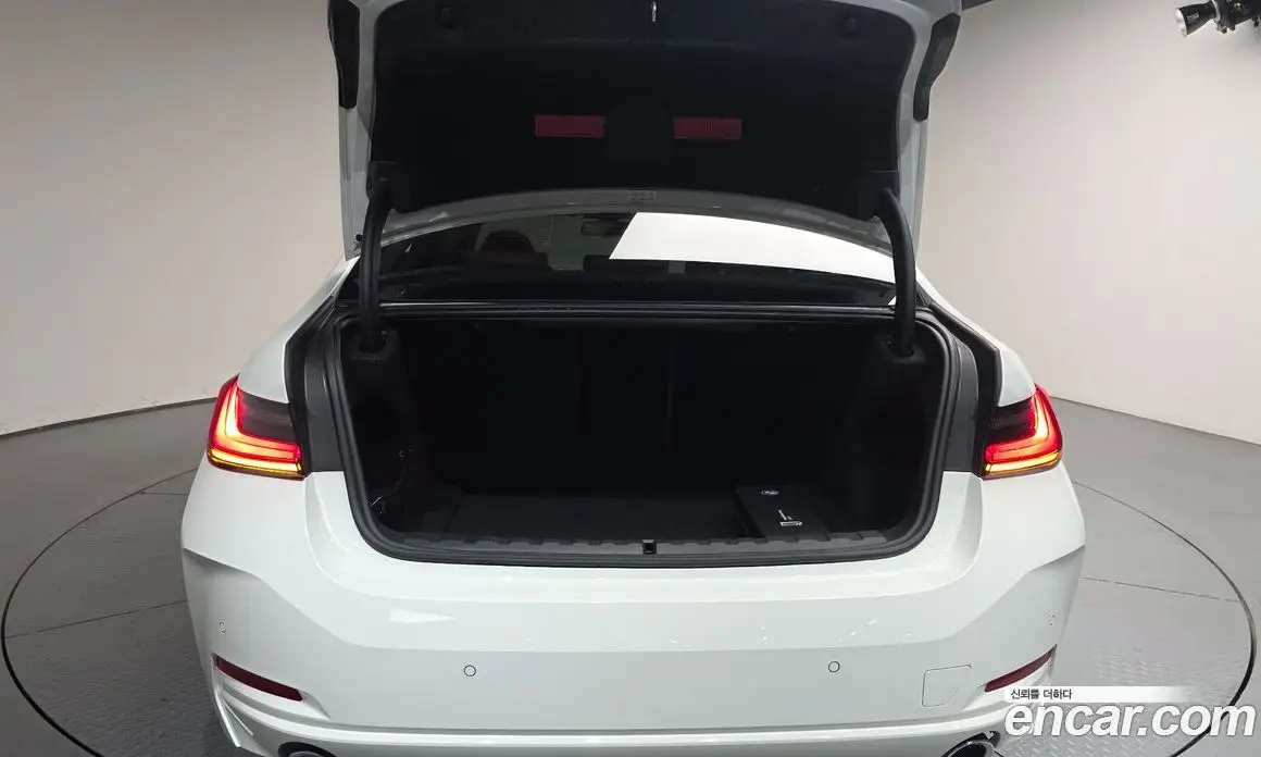 BMW 3 серия 2025 2.0 автомат (гидро), фото 25
