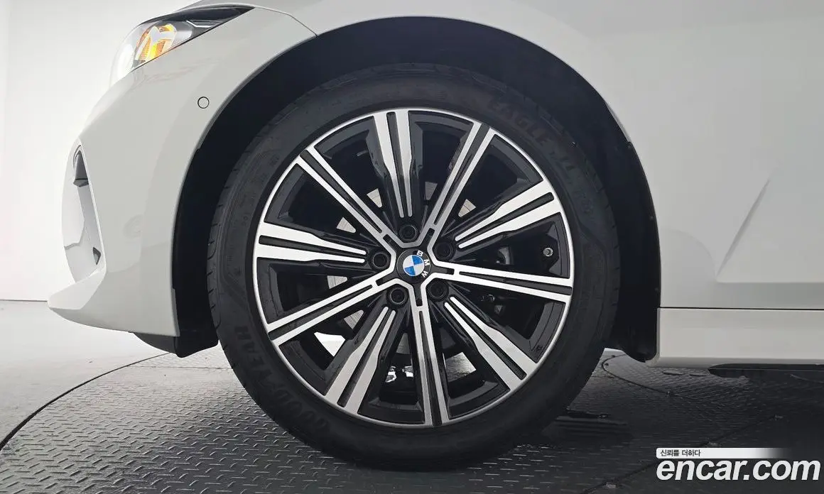 BMW 3 серия 2025 2.0 автомат (гидро), фото 4