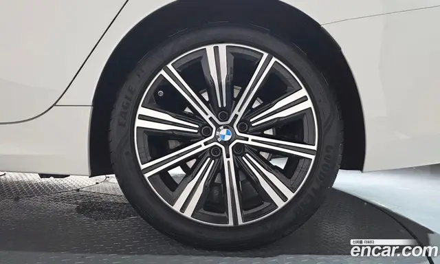 BMW 3 серия 2025 2.0 автомат (гидро), миниатюра 6