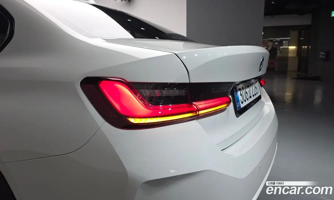 BMW 3 серия 2025 2.0 автомат (гидро), фото 8