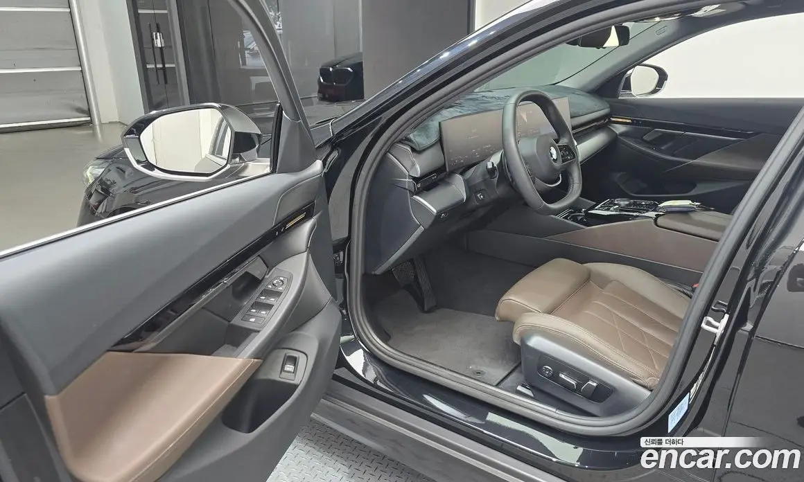 BMW 5 серия 2023 2.0 автомат (гидро), фото 13