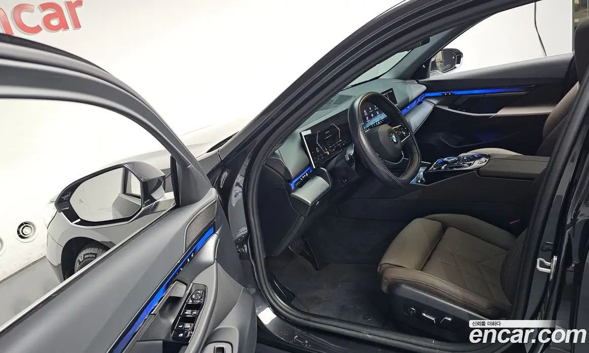 BMW 5 серия 2025 2.0 автомат (гидро), фото 12