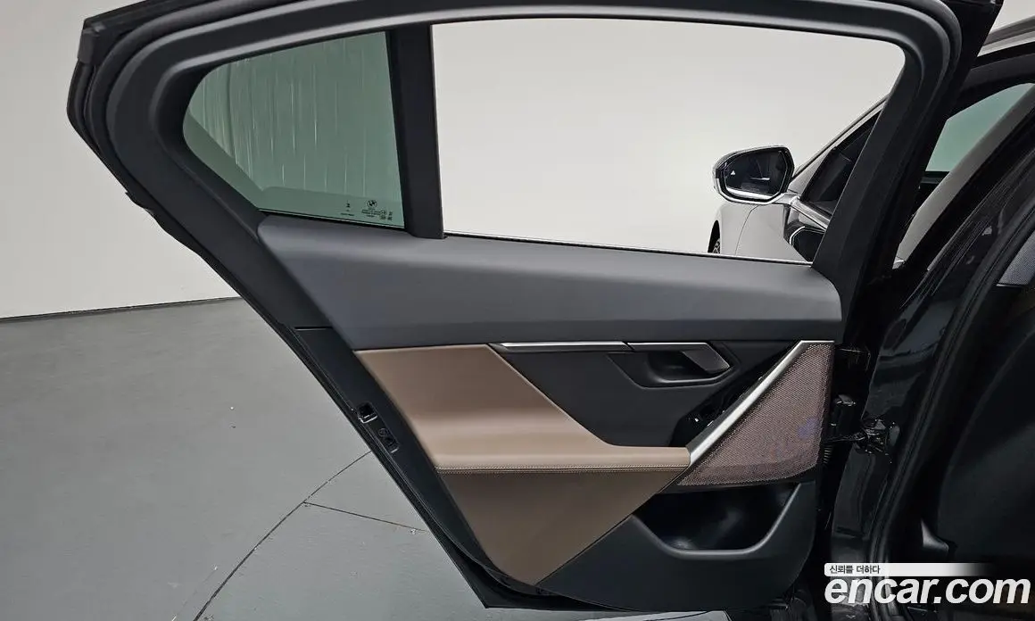 BMW 5 серия 2025 2.0 автомат (гидро), фото 14