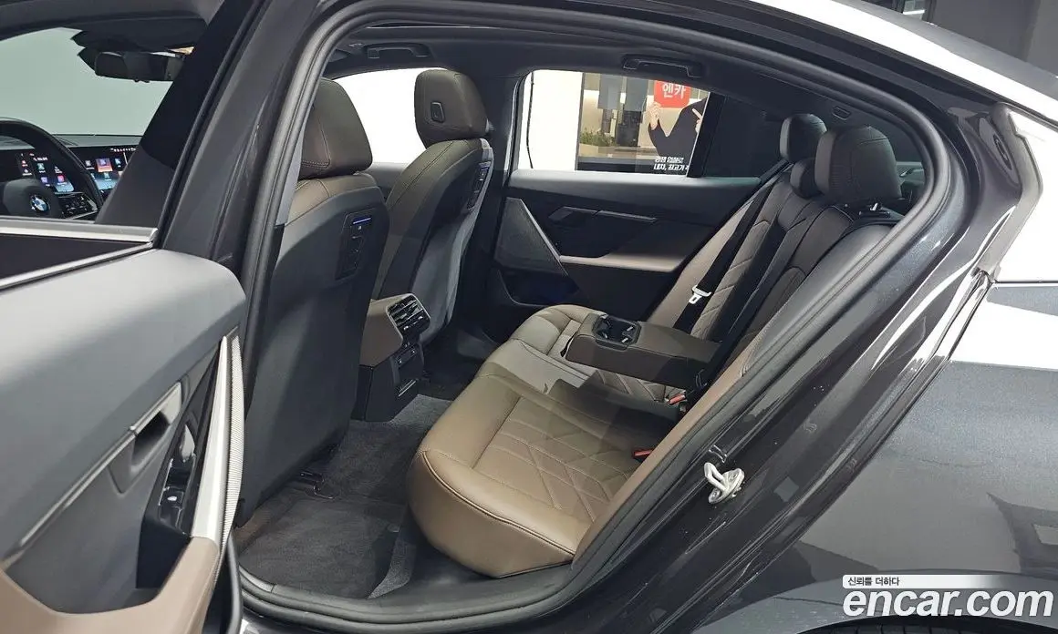 BMW 5 серия 2025 2.0 автомат (гидро), фото 16