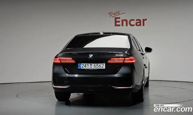 BMW 5 серия 2025 2.0 автомат (гидро), миниатюра 3