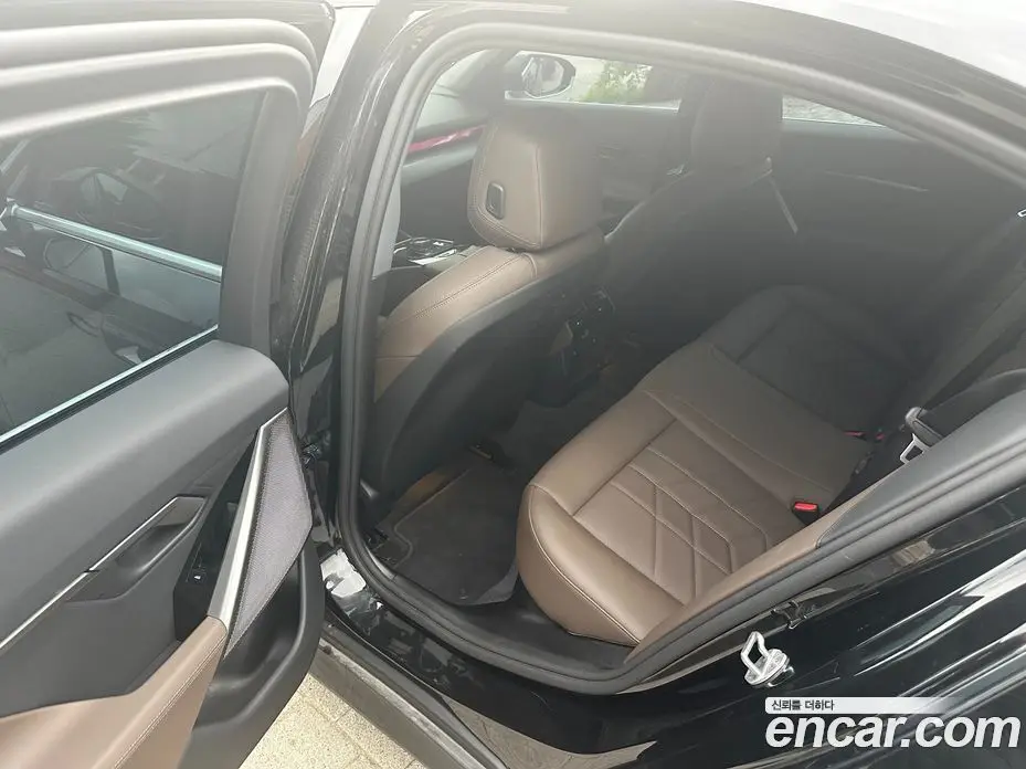 BMW 5 серия 2025 2.0 автомат (гидро), фото 15