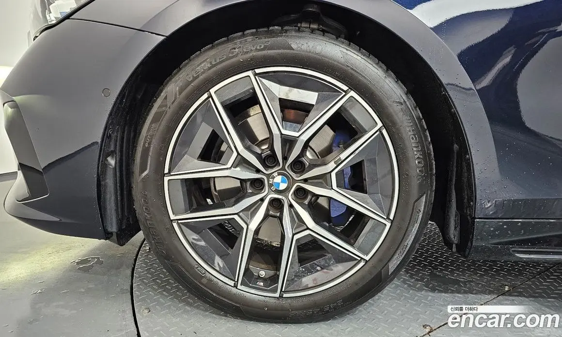 BMW 5 серия 2025 2.0 автомат (гидро), фото 5