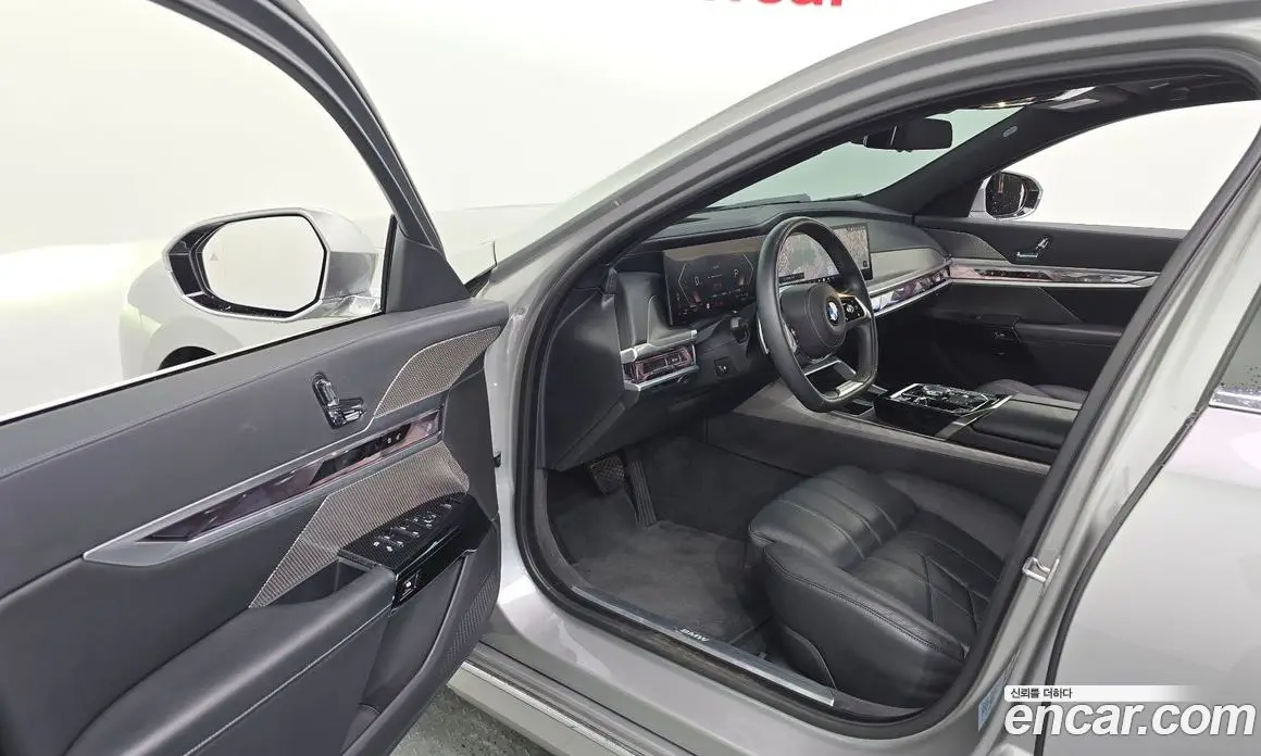 BMW 7 серия 2023 3.0 автомат (гидро), фото 12