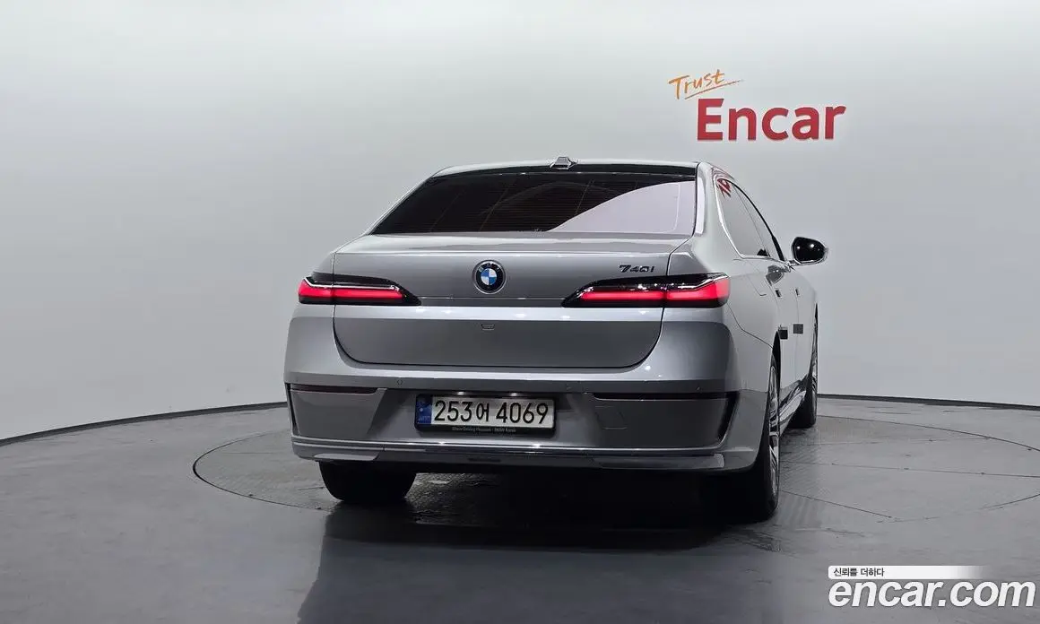 BMW 7 серия 2023 3.0 автомат (гидро), фото 3