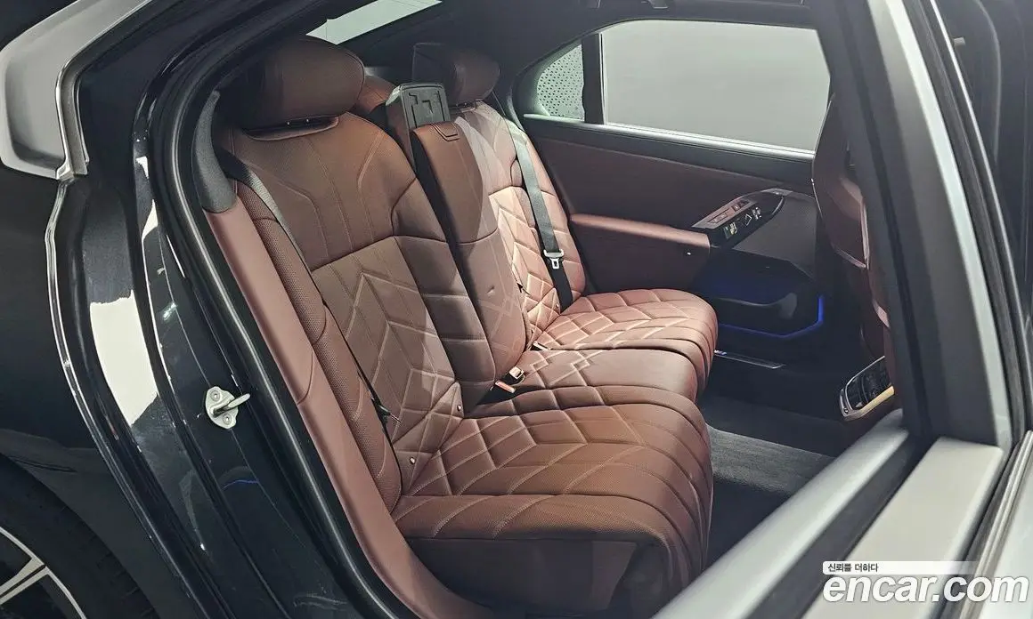 BMW 7 серия 2025 3.0 автомат (гидро), фото 17