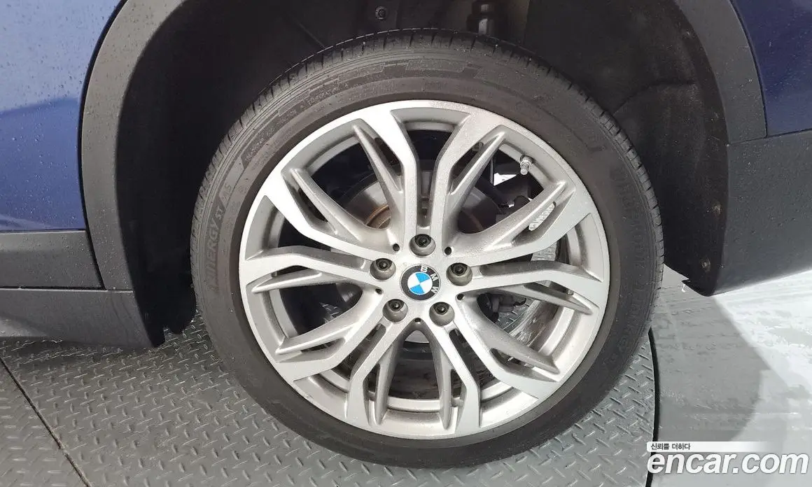 BMW X1 2019 2.0 автомат (гидро), фото 7
