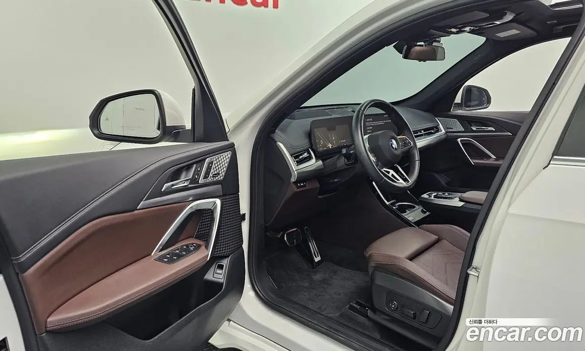 BMW X1 2024 2.0 автомат (гидро), фото 13