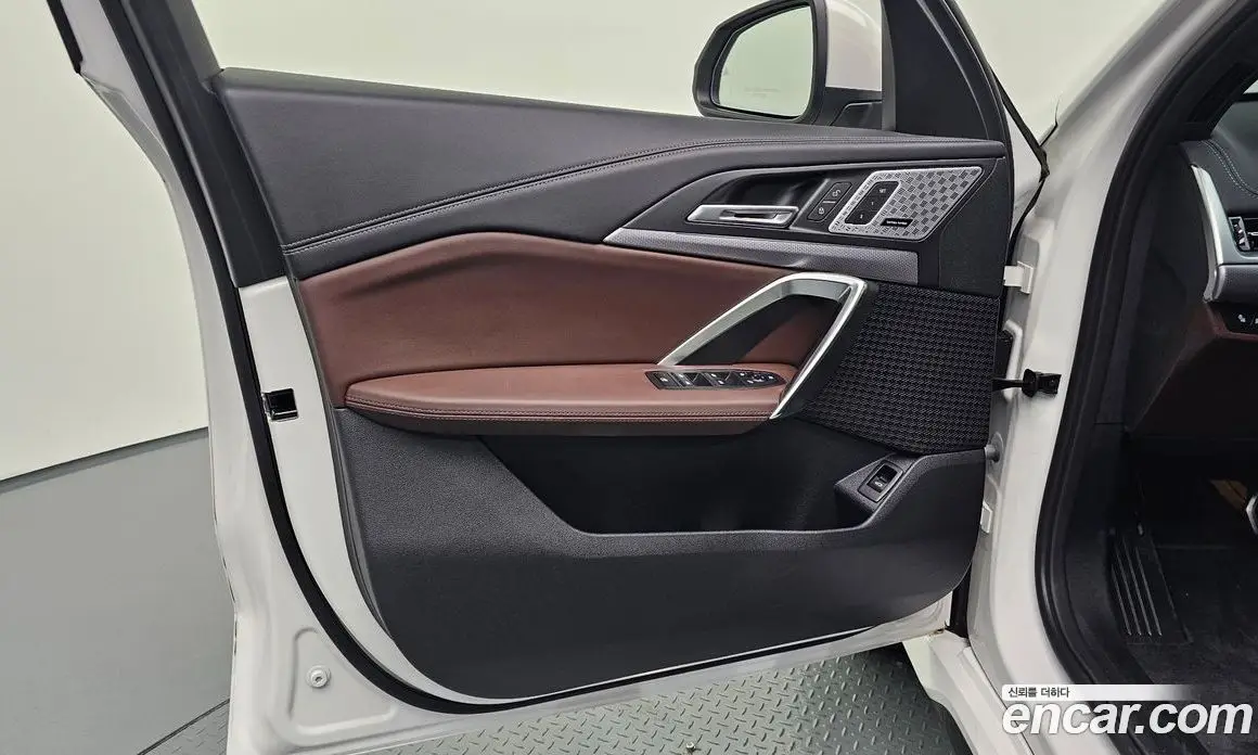 BMW X1 2024 2.0 автомат (гидро), фото 14