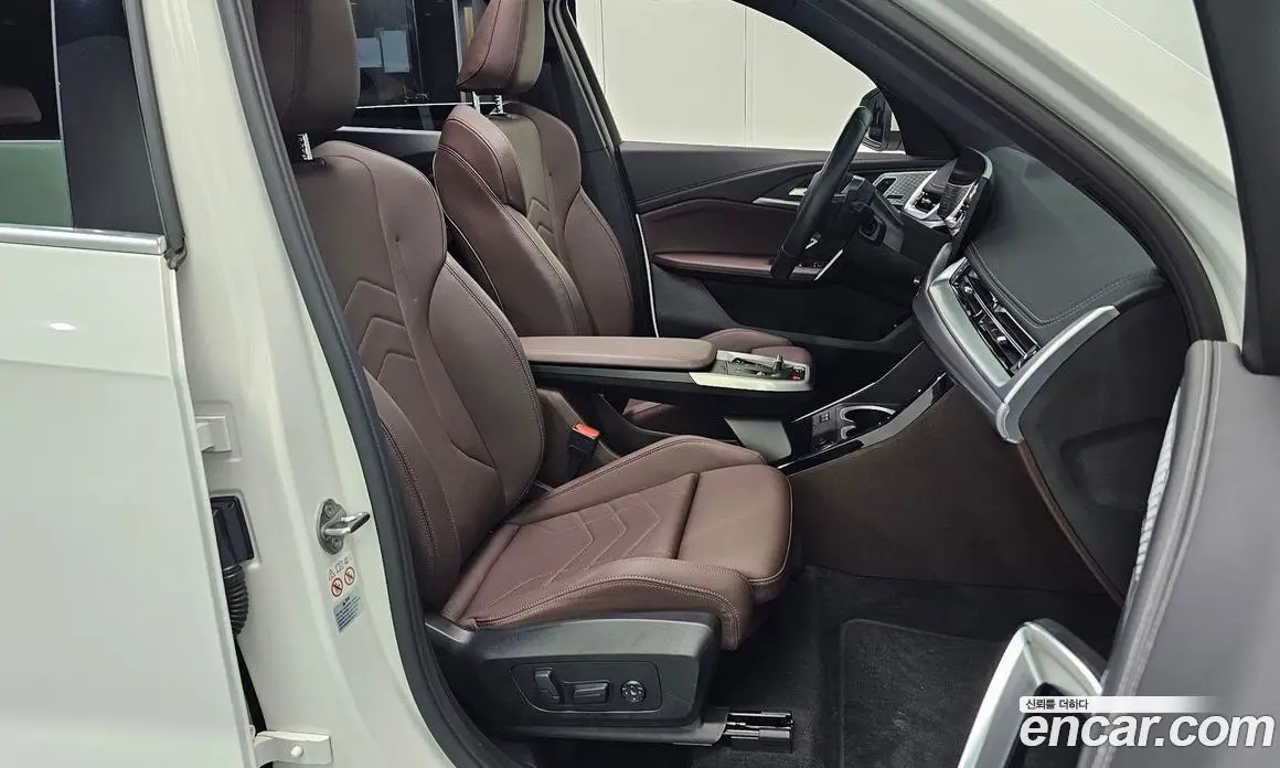 BMW X1 2024 2.0 автомат (гидро), фото 16
