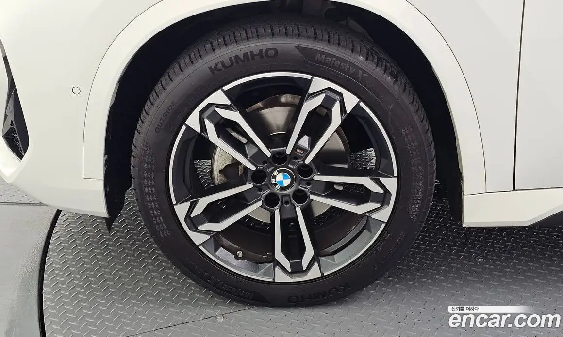 BMW X1 2024 2.0 автомат (гидро), фото 5