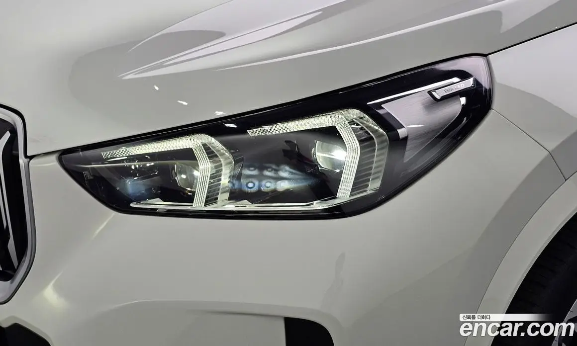 BMW X1 2024 2.0 автомат (гидро), фото 8