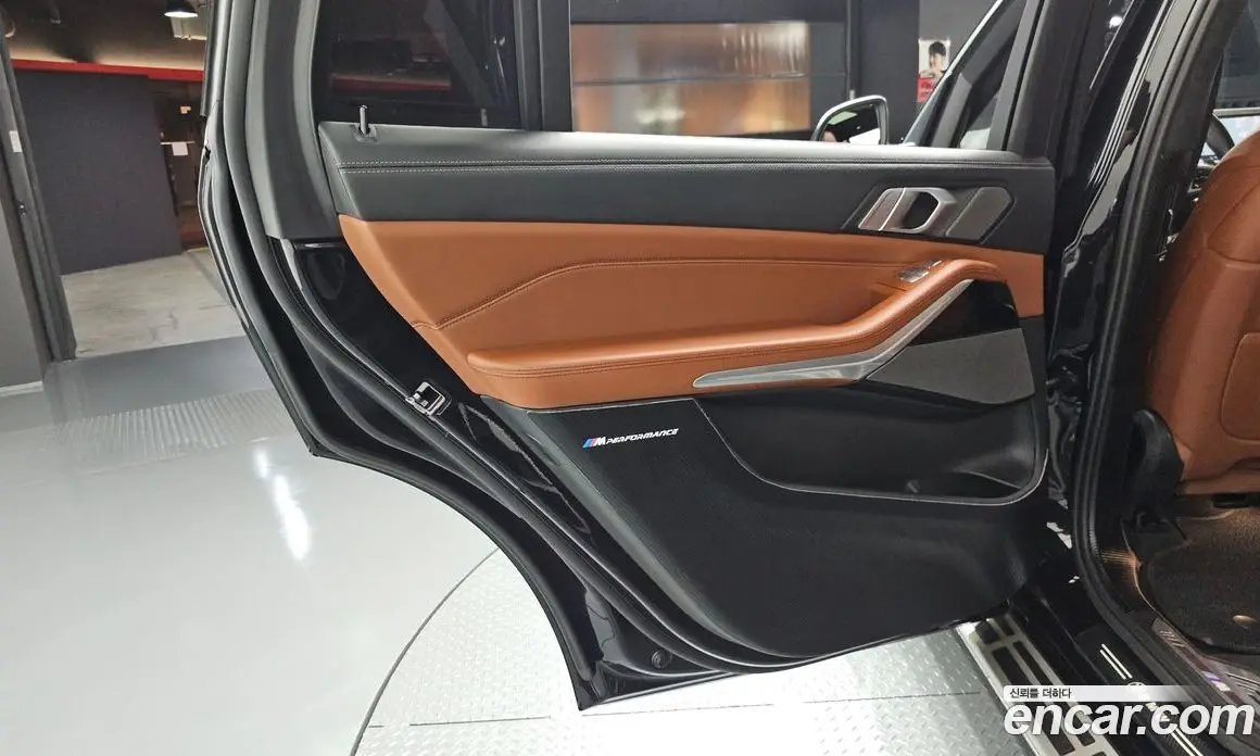 BMW X7 2024 3.0 автомат (гидро), фото 15