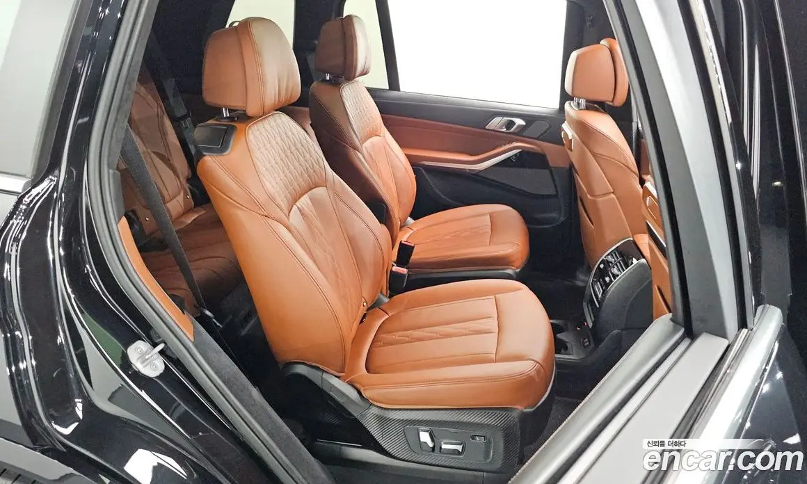 BMW X7 2024 3.0 автомат (гидро), фото 17