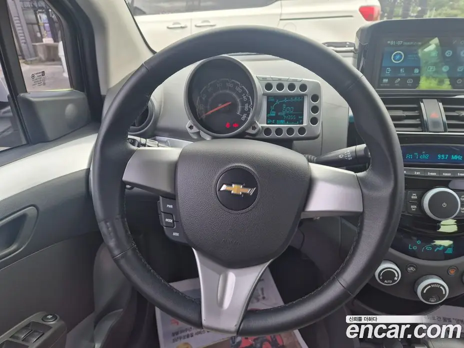 Chevrolet Spark 2011 1.0 автомат (гидро), фото 6